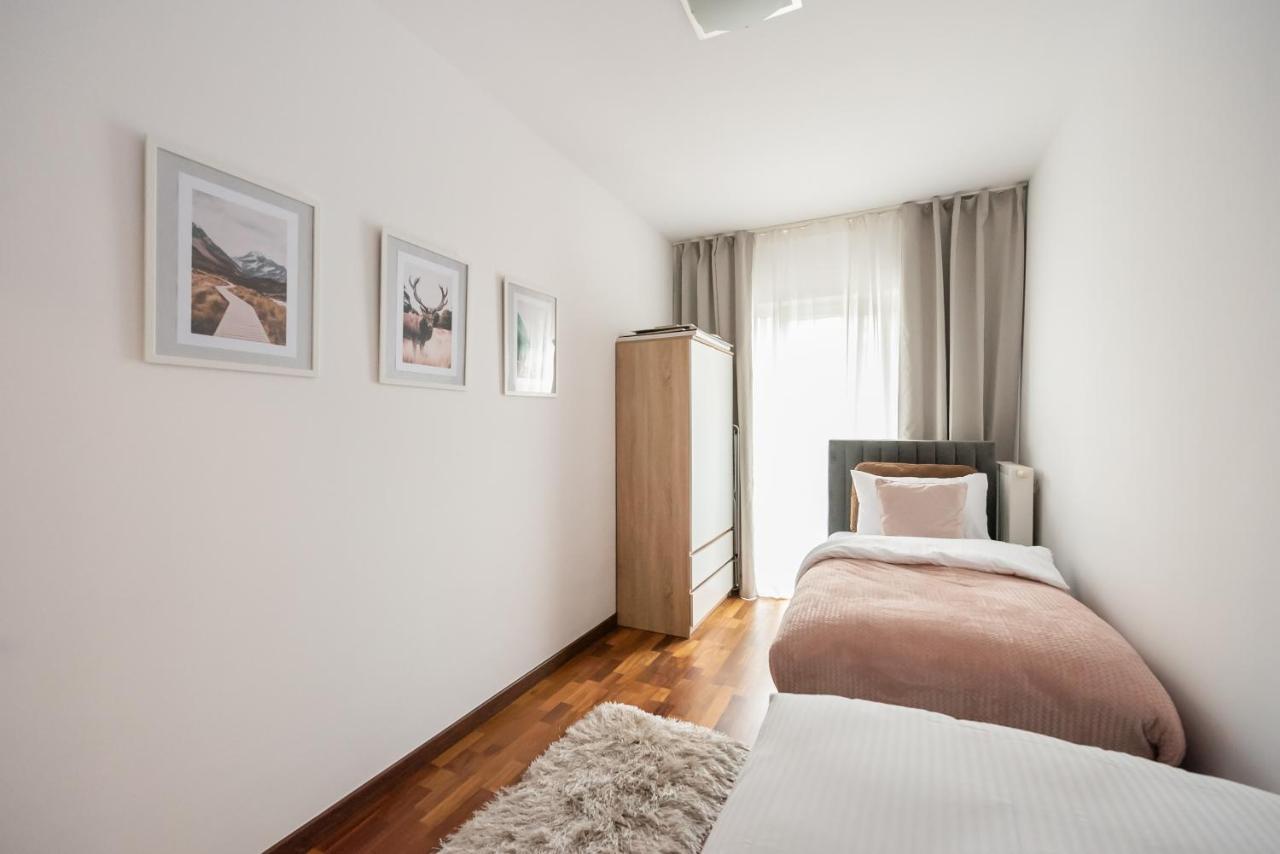 Wola Sunset Apartment Free Parking Warsaw Exterior photo